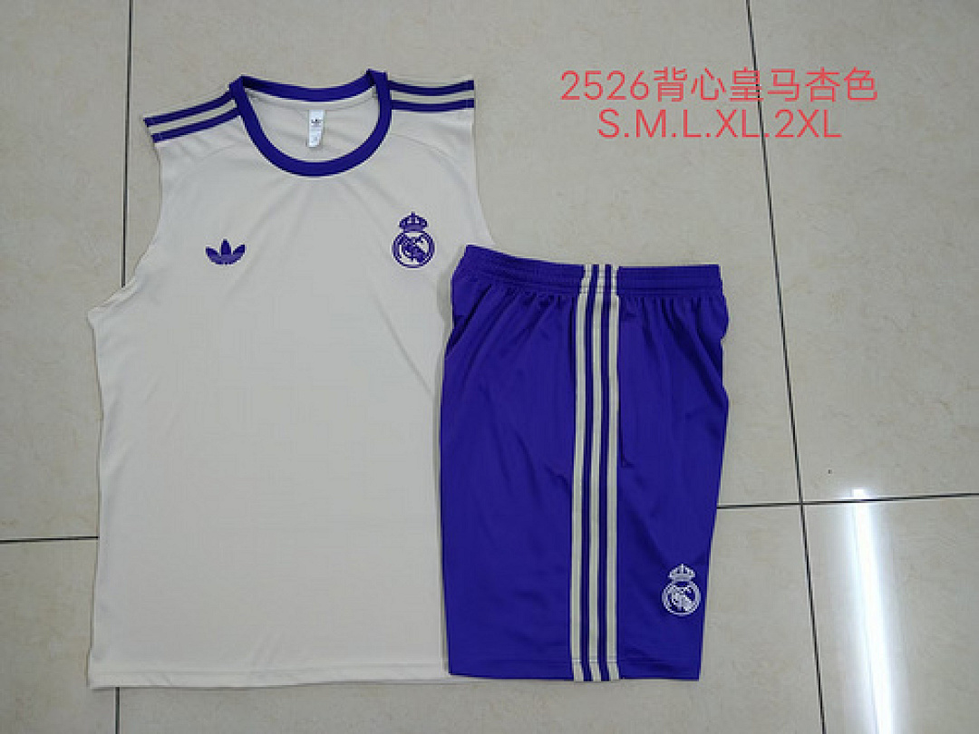 25-26 Kit Adulto Real Madrid Regata Bege S-XXL